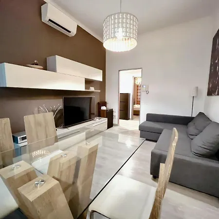Roibooking Orange Apartmán *